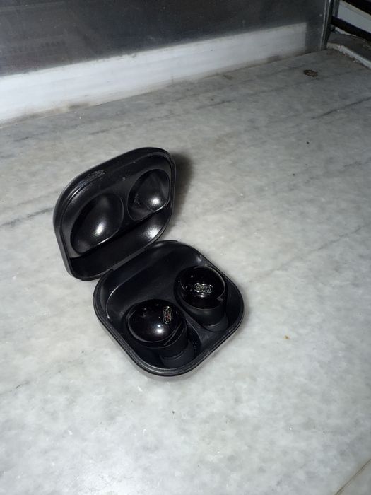 Galaxy buds pro ideal holatta