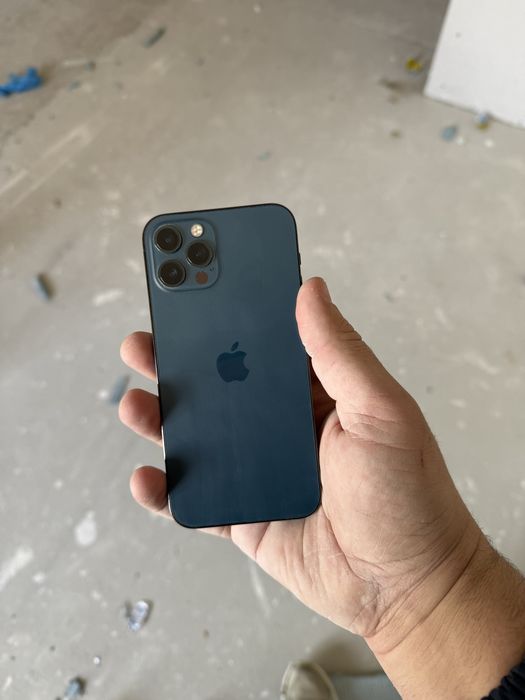 Айфон 12 про с гарантии