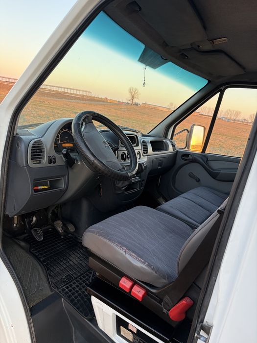 Mercedes sprinter cu lift