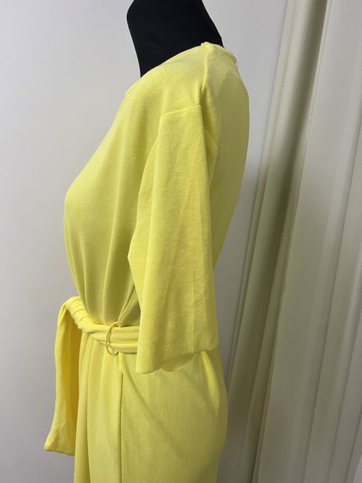 Vand rochie zara galbena material tricot se potriveste pt gravide