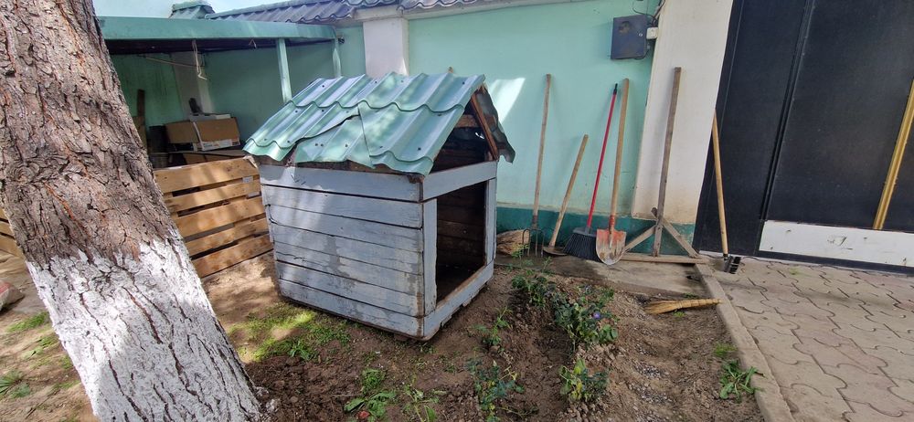 Продается будка для большой собаки