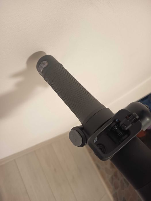 Vând trotineta electrica ninebot e3