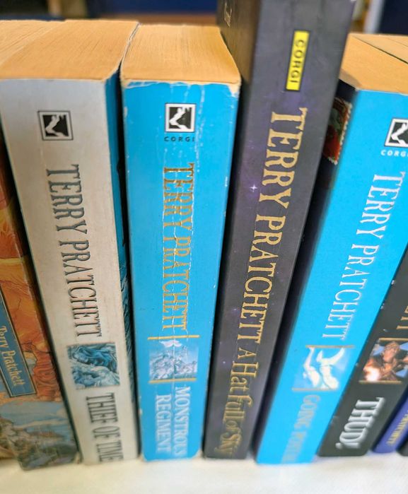 Книги за Света на диска и Джони Максуел, Тери Пратчет, английски