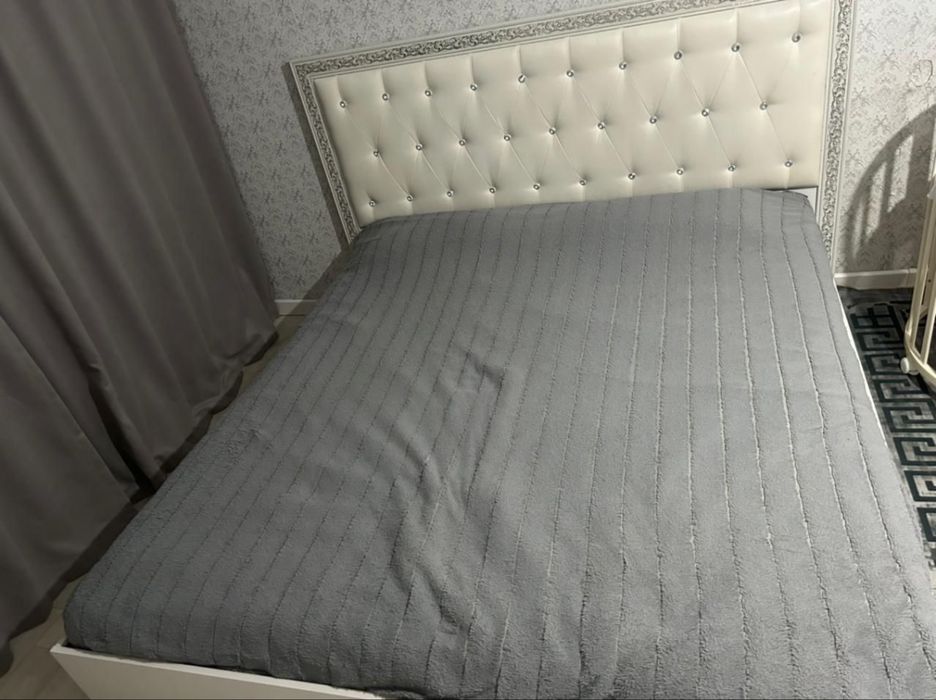 Диван матрасымен бирге сатылады