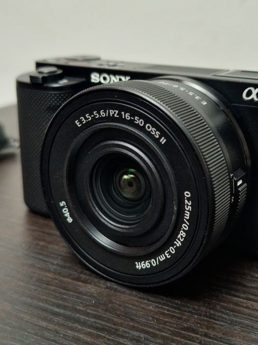 Sony ZV-E10 Kit cu 16-50mm PZ OSS II si Bliț Godox