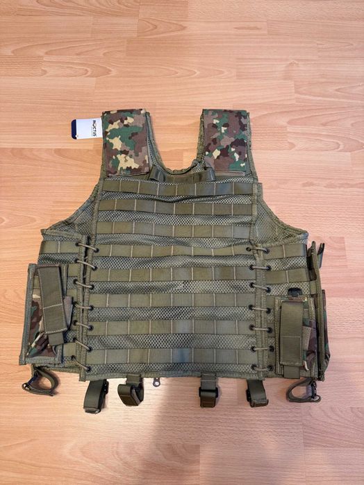 Vestă tactică multifuncțională
