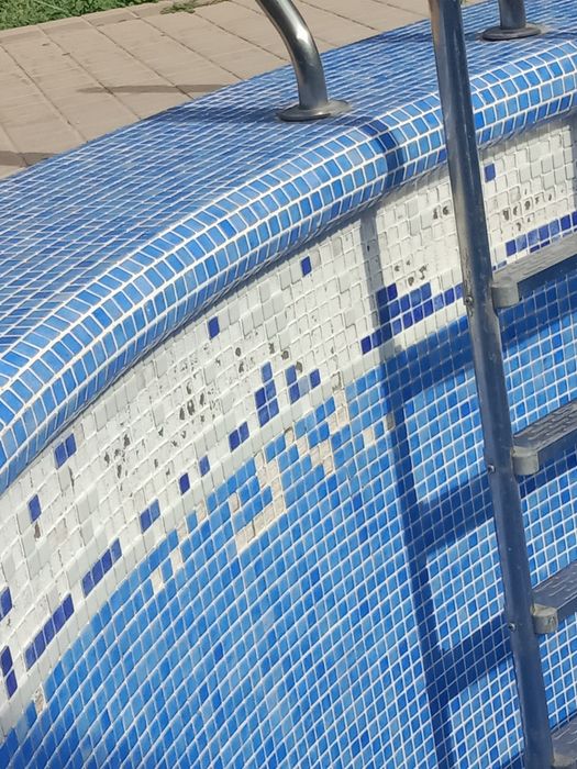 Ремонт бассейнов Реставрация майолика  . Химчистка мойка фуга