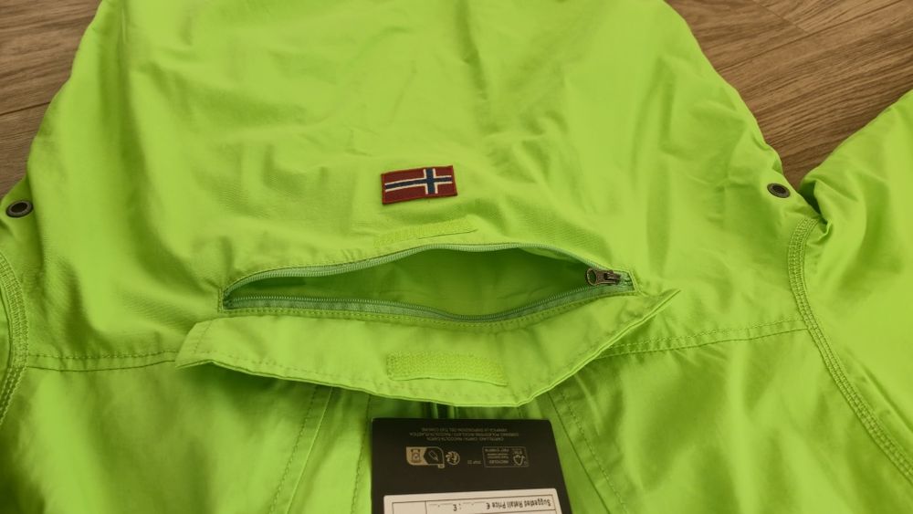 Зелено Яке napapijri