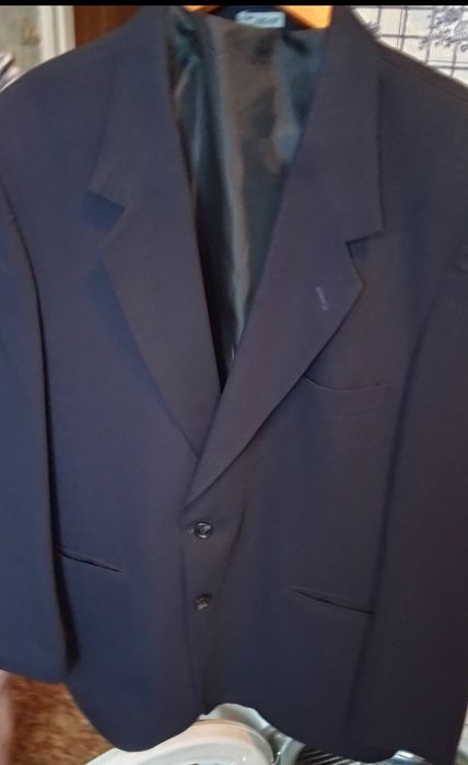 Костюм мужской тройка