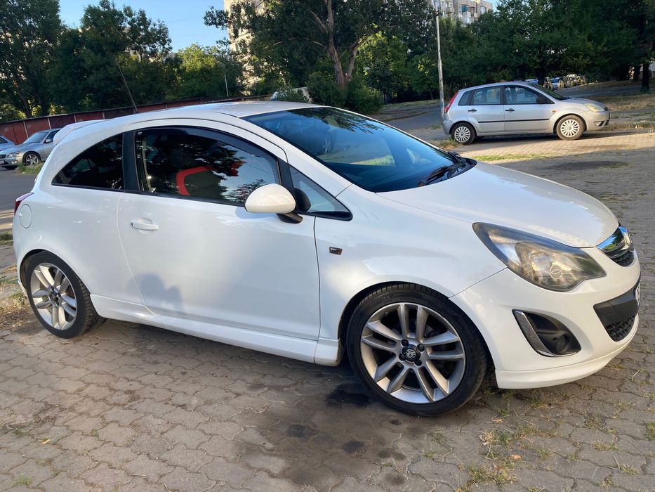 Опел Корса 2014 десен волан 1,4 бензин