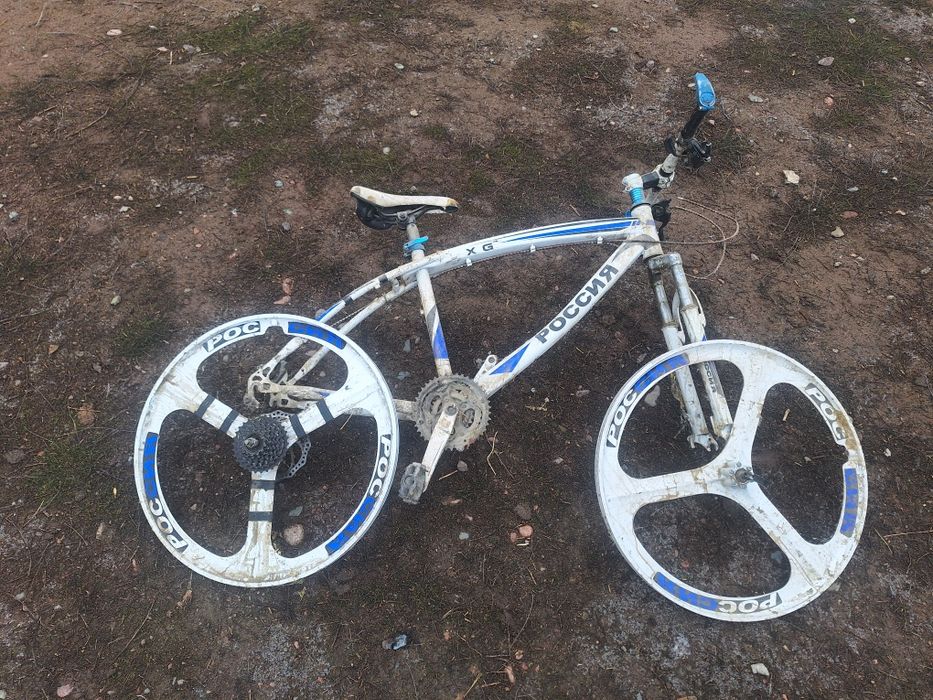 Рама велосипеда с колесами