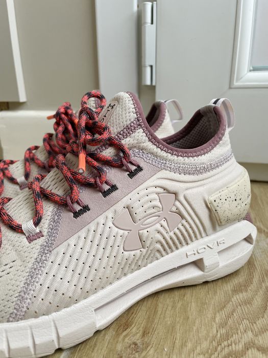 Кроссовки Under Urmour Hovr