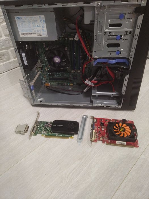 Компютър за лек гейминг lenovo thinkcentre M83