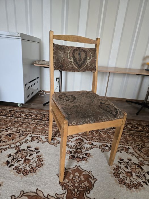 Продам деревянные стулья