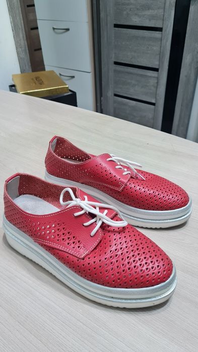 Продам обувь женскую