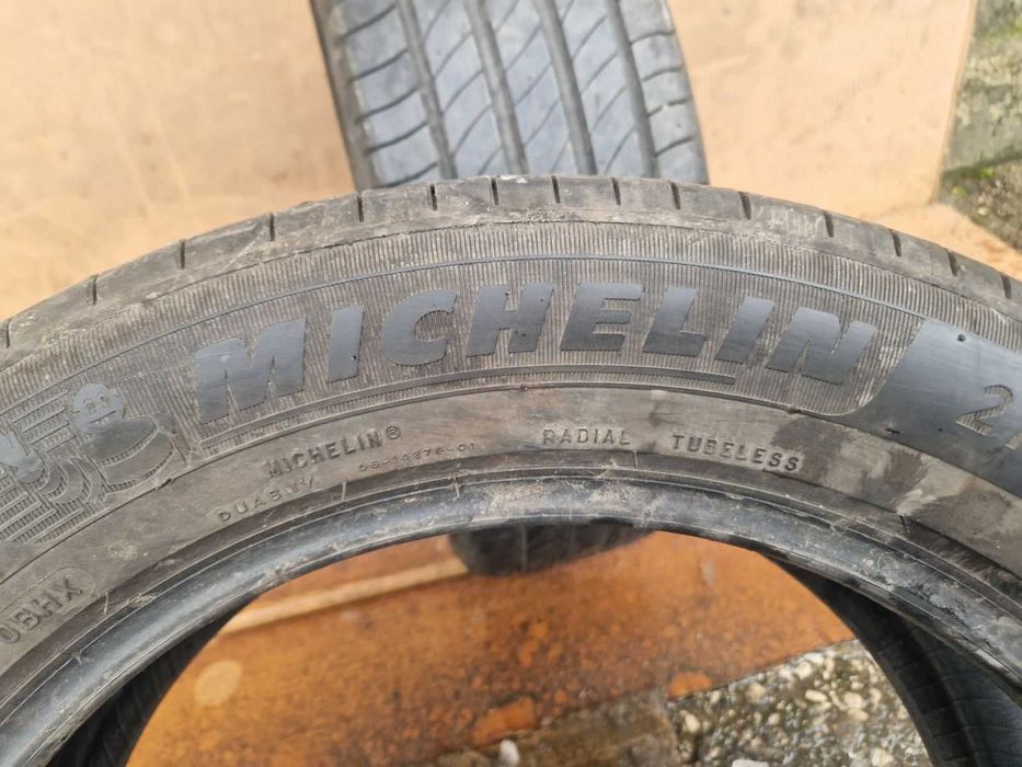 2 Michelin R17 215/55 Летни гуми  DOT0421