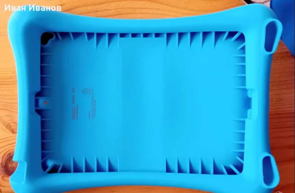 Чисто нов силиконов кейс Deltaco - 10 инча