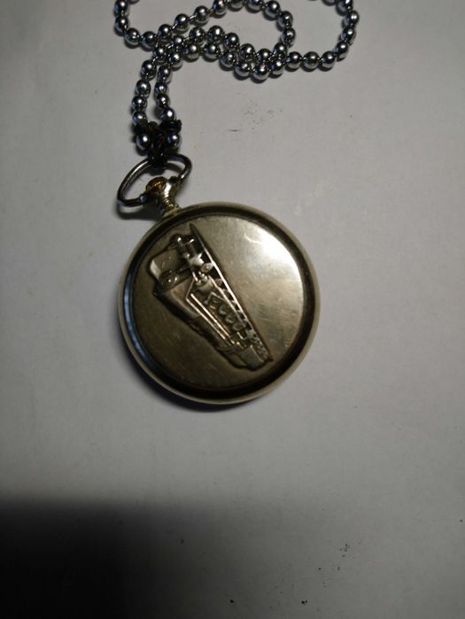 Съветски джобен механичен часовник.