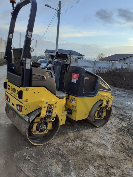 Închiriez  Cilindru compactor