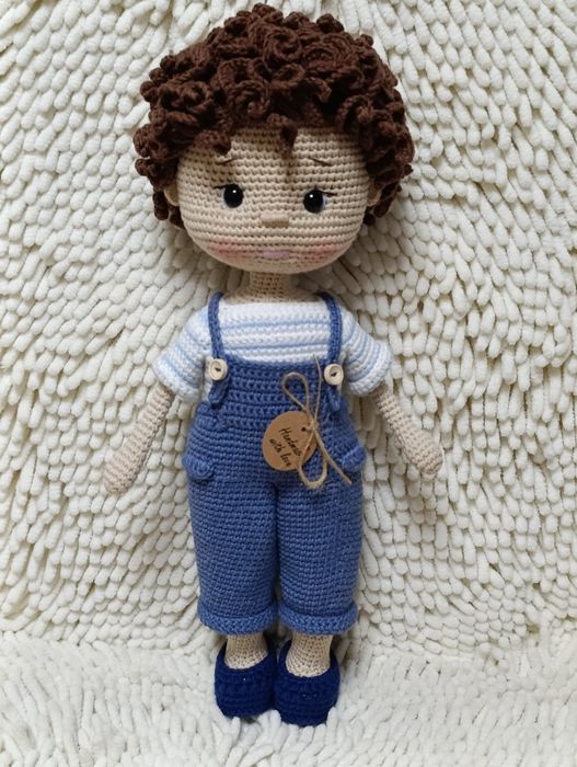 Кукла вязанная крючком