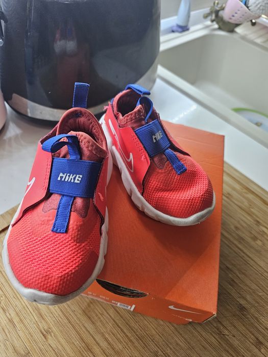 Adidași Nike mărimea 22