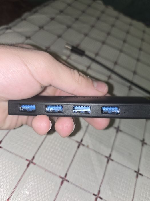 USB hub Чисто нов