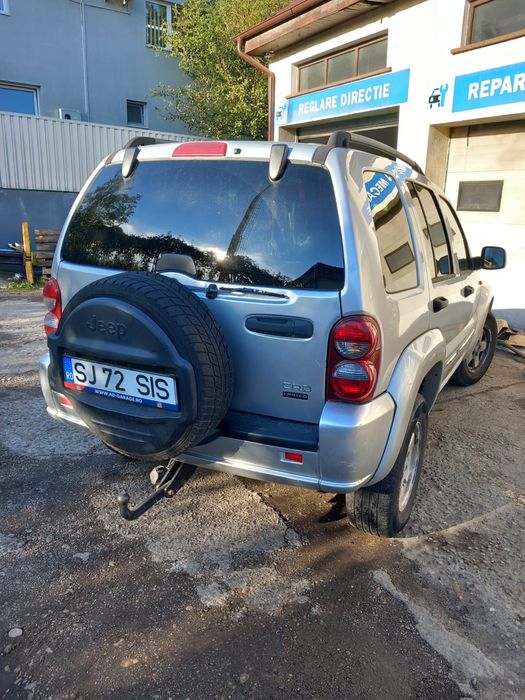Jeep Cherokee 2.8 CRD autoutilitara 4 locuri