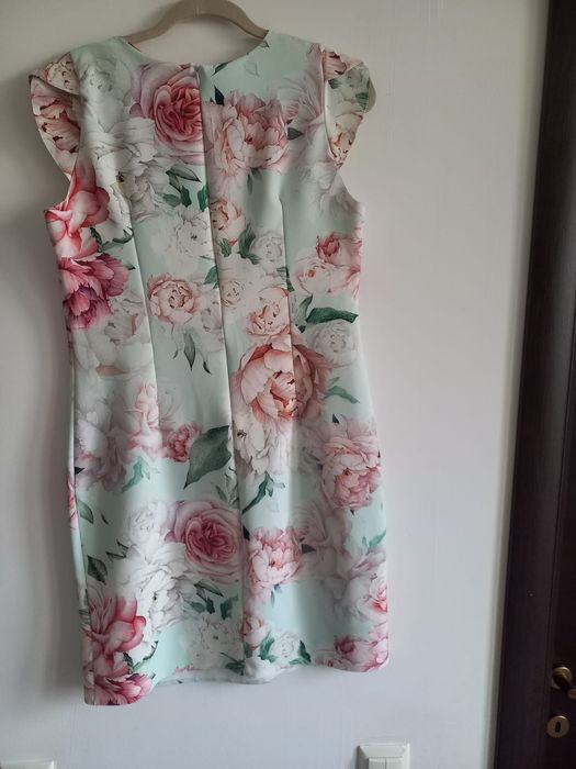 Rochie midi marimea M-L sau 42-44 noua fara eticheta