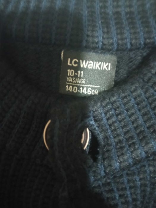 Плетена жилетка за момче