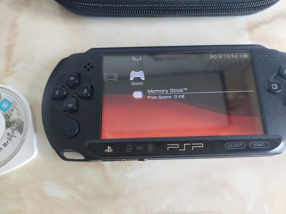 [PSP] Vând consolă SONY PSP E1004 Street + accesorii //poze reale