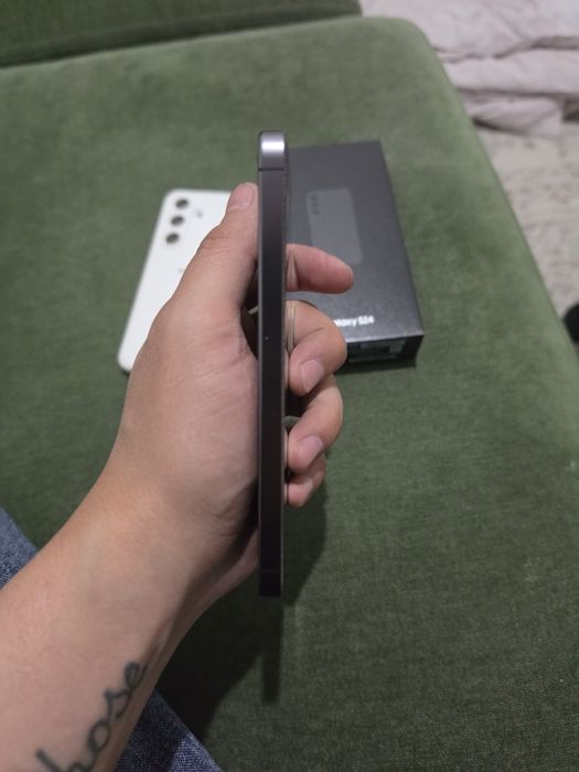 Продам Samsung s24