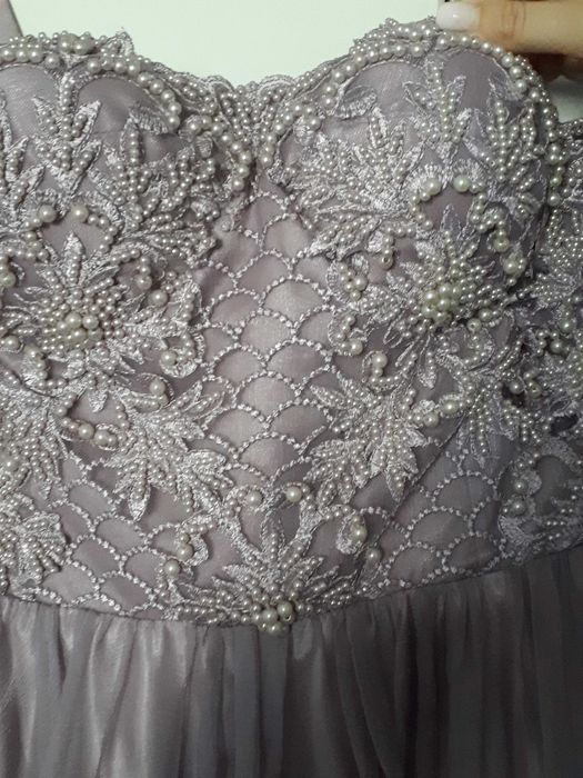 Vand rochie ocazie speciala