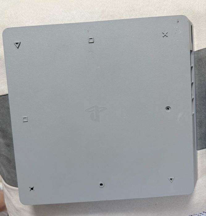 Playstation 4 Slim - 1 TB, 2 джойстика, FC 26 (Limited Edition)