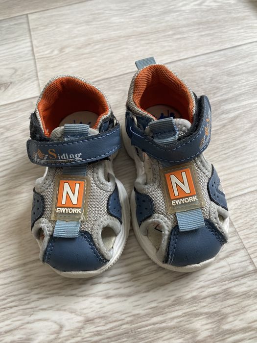 Продам сандали