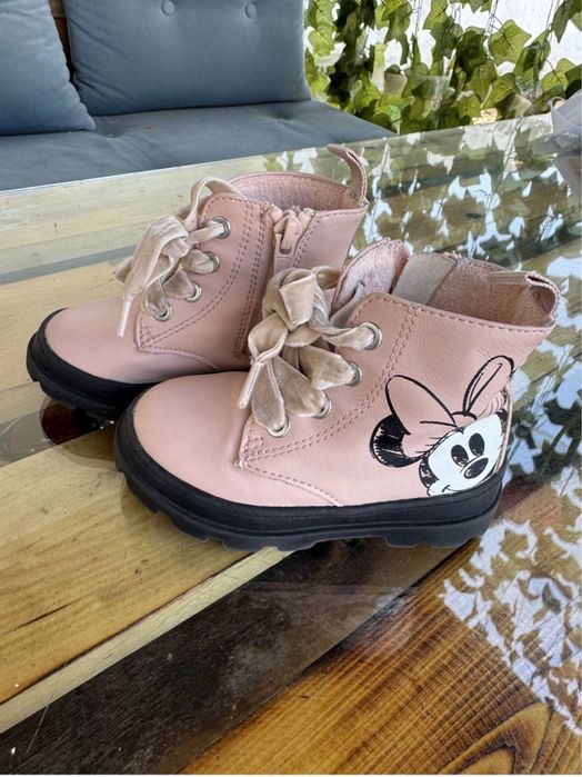 Продаю обувь на девочку