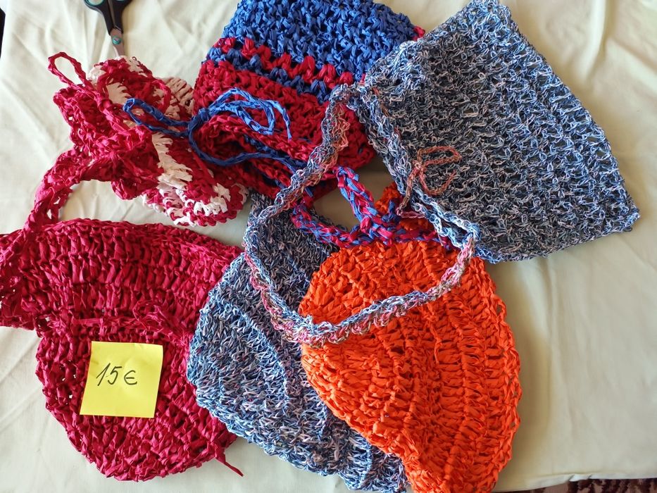 Летни шапки и чанти