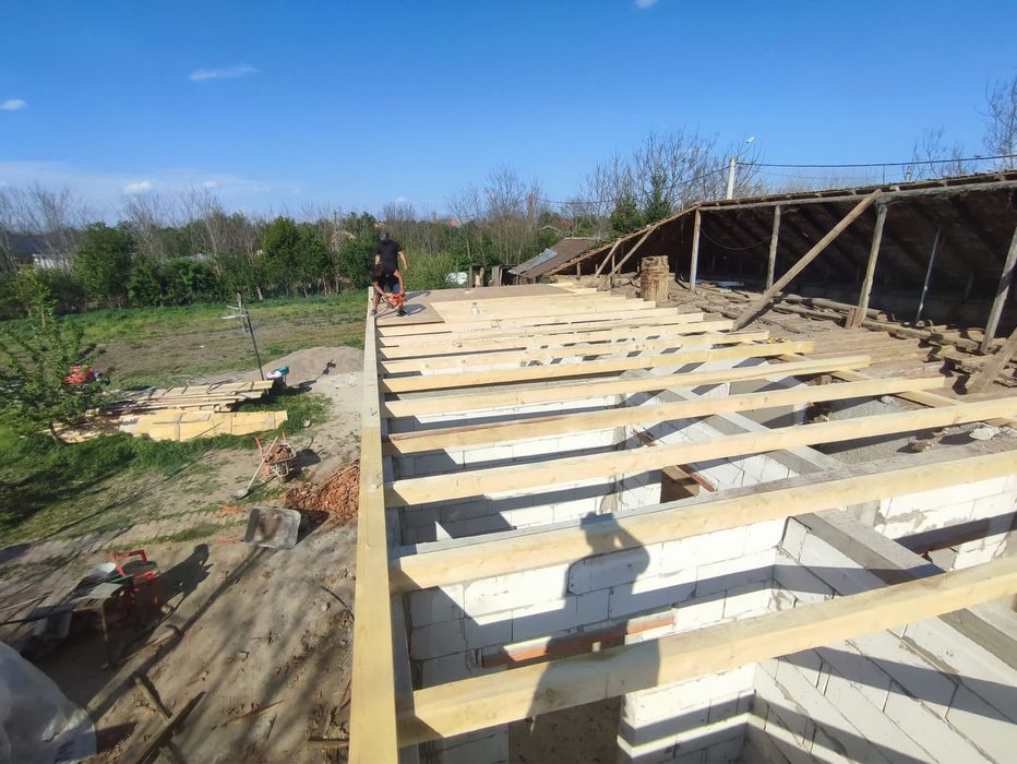 Executam acoperisuri si montaj tigla metalica