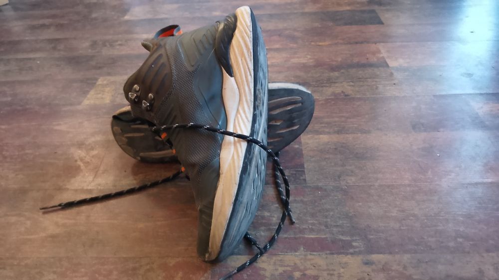 Продавам унисекс маратонки sprandi 36 номер . Дължина на стелката 24 с