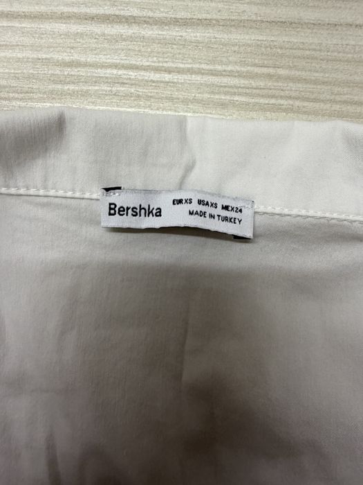 Camasa alba cu fermoar Bershka marimea XS