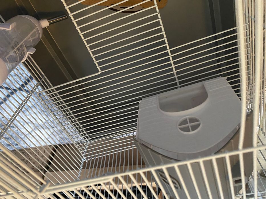 Клетка за хамстери плюс аксесоари чисто нова