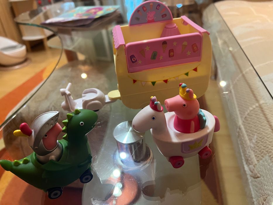 Pepa pig Кола и други играчки