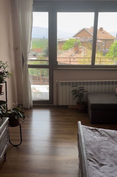 Етаж от къща в с. Мировяне! Готов за живеене!