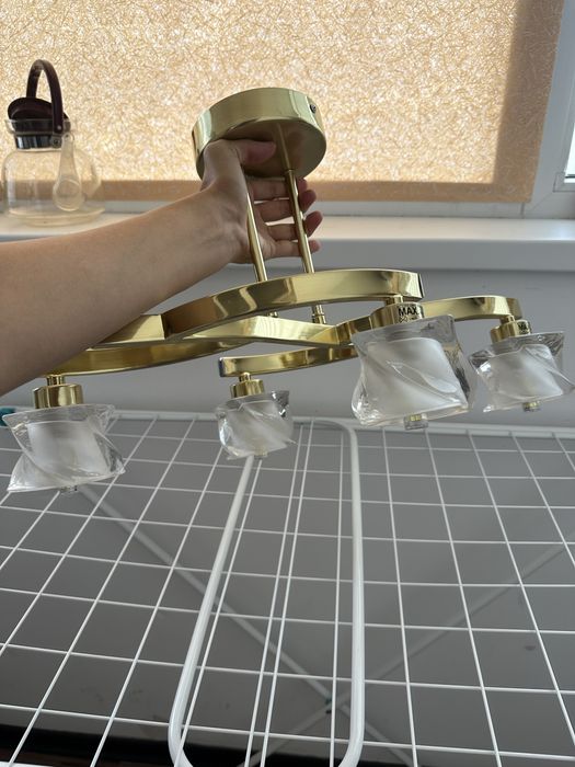 Продам люстру в идеальном состоянии