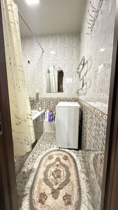 Юнусабад-19 квартал 2[3]/1/5 Евро ремонт,Выход в огород,подвал,парковк