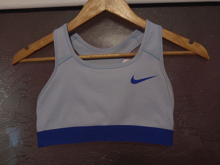 Бюстиета nike и adidas