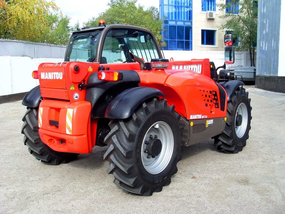 Погрузчик телескопический Manitou MT 732
