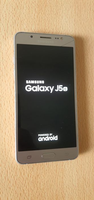 Vând telefon samsung j5