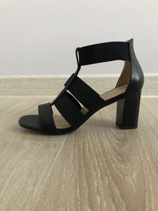 Vand sandale CCC marimea 39