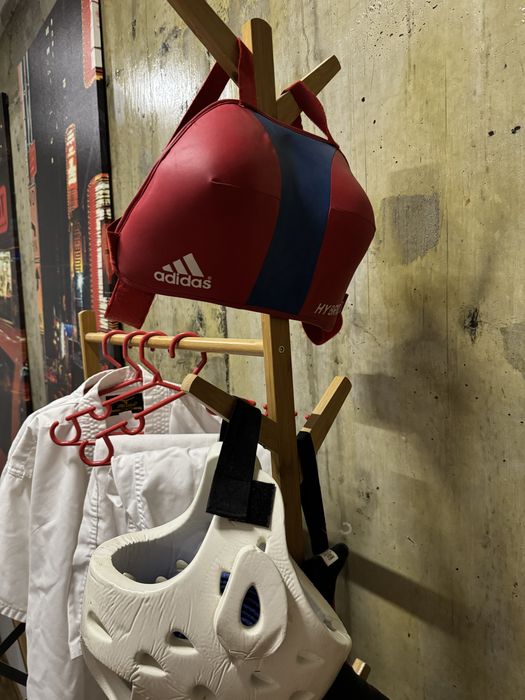 Кимоно, шлем и защита