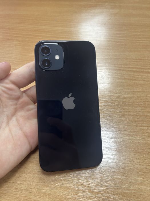 Продам айфон 12